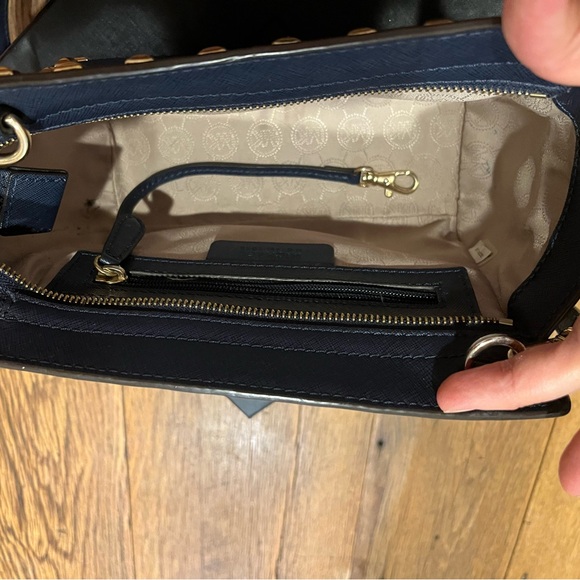 Michael Kors Selma studded crossbody bag, blue - Picture 4 of 5